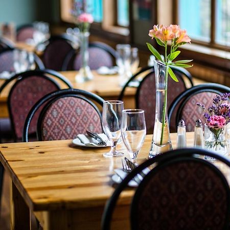 Byrnes Wine Dine Stay 에너스타이먼 외부 사진