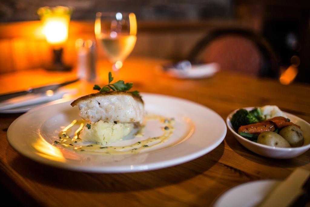 Byrnes Wine Dine Stay 에너스타이먼 외부 사진