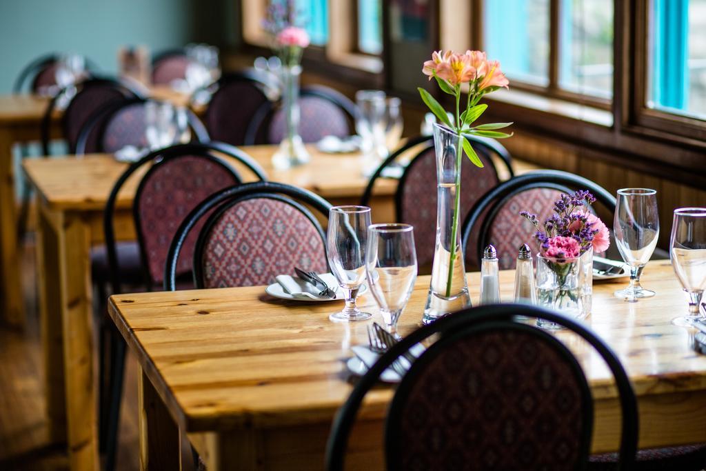 Byrnes Wine Dine Stay 에너스타이먼 외부 사진